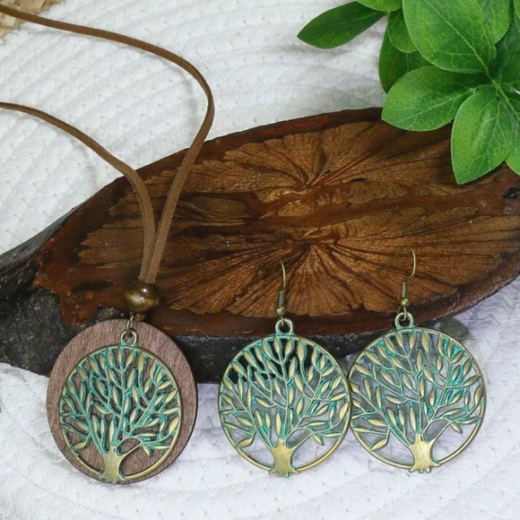 Tree of life necklace and earrings - Picture 5 of 10